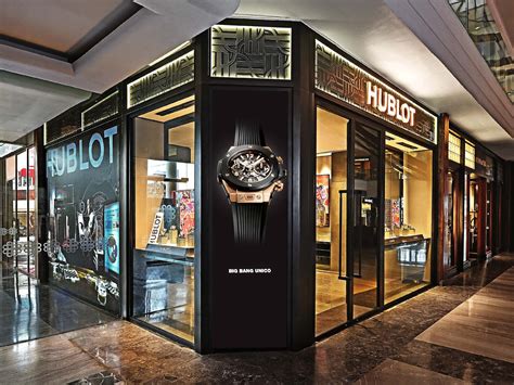 hublot outlet store locations.